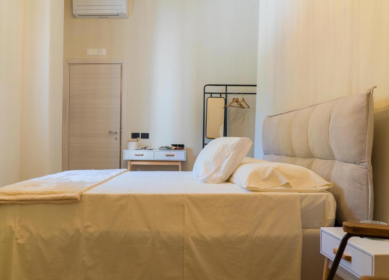 Tesoro Nascosto B&B Σαλέρνο Δωμάτιο φωτογραφία